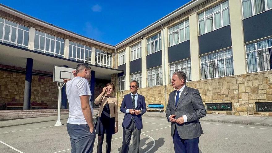 Concluye la reforma de la fachada del colegio de Ventanielles, un compromiso del alcalde de Oviedo con los alumnos en el que se invirtieron 170.000 euros
