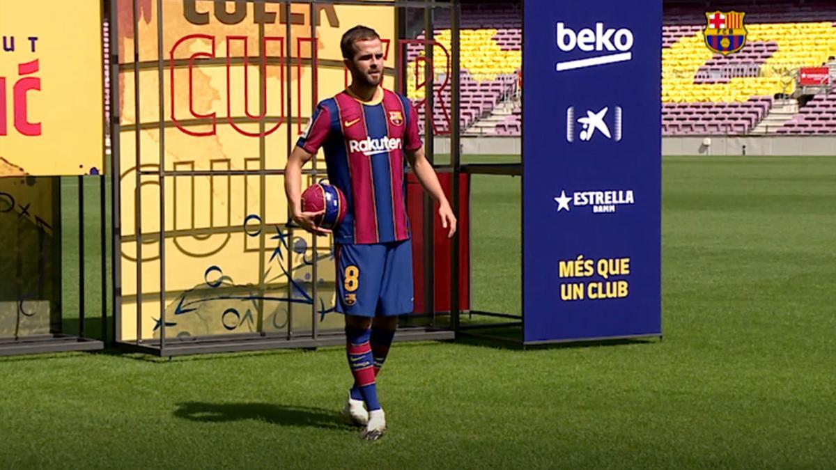 Pjanic ya viste del Barça y da sus primeros toques como azulgrana en el Camp Nou