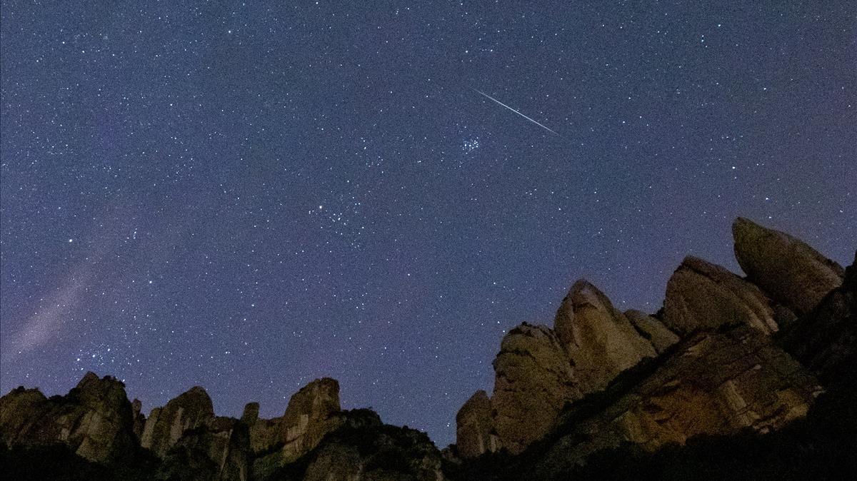 Montserrat  12 12 2020 Pluja d estrelles Geminides a Montserrat  Estrellas fugaces  Geminidas  Foto Robert Ramos