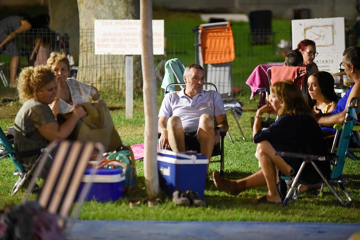 Sesión nocturna en la piscina de la Fuensanta