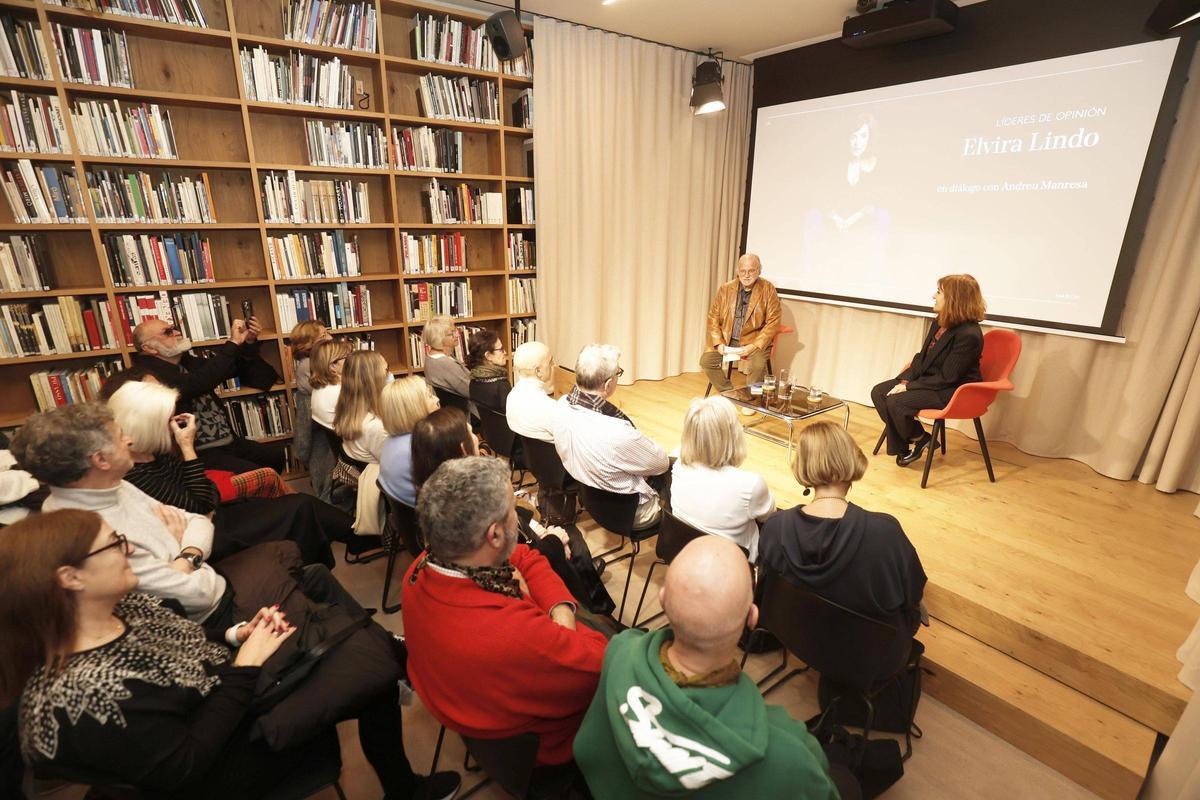 Un momento de la charla entre los dos periodistas en Palma.
