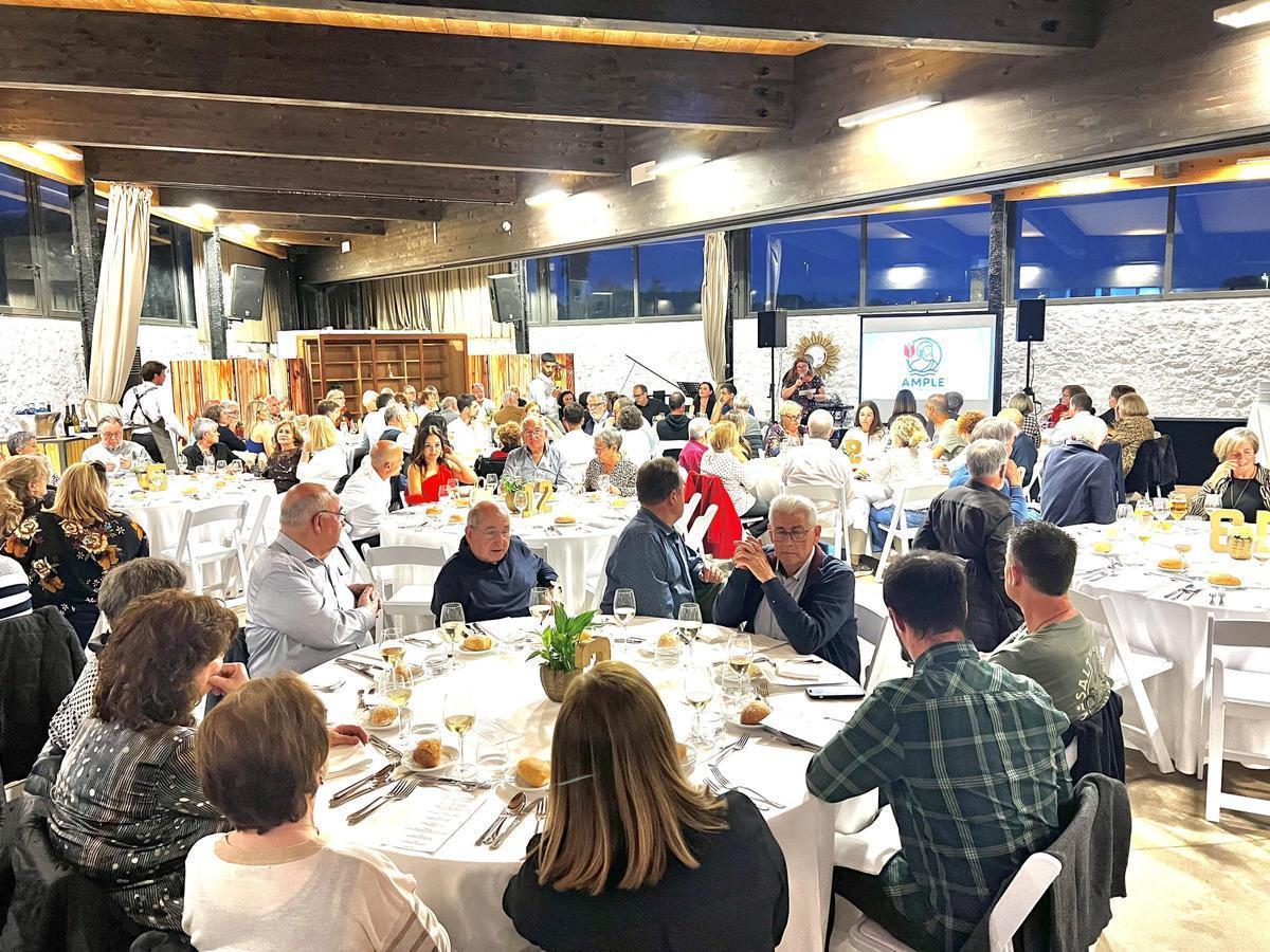 El sopar solidari celebrat al Molí de l'Escala.