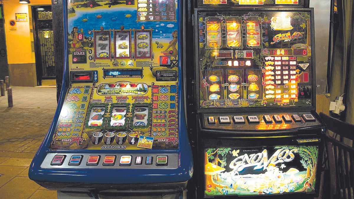 Imagen de archivo de máquinas tragaperras.