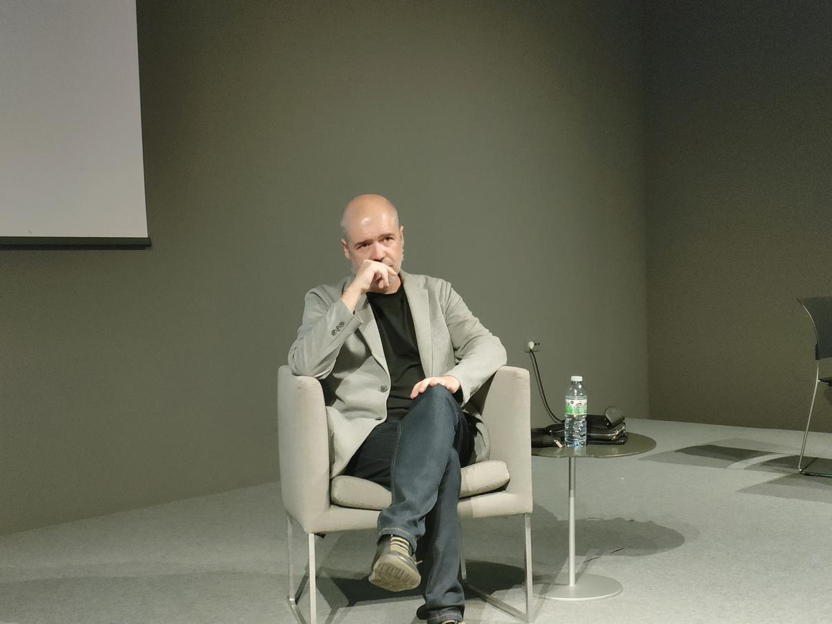 El secretario general confederal de CC.OO., Unai Sordo, en la presentación de su libro Los sindicatos y el nuevo contrato social, en el museo Marco de Vigo.