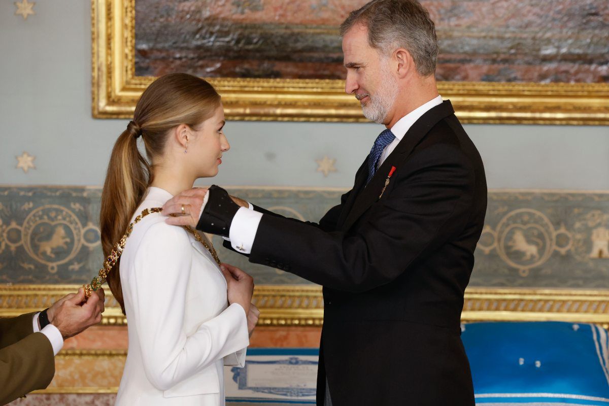 La princesa Leonor y su padre, el rey Felipe VI, el día de la jura de la Constitución