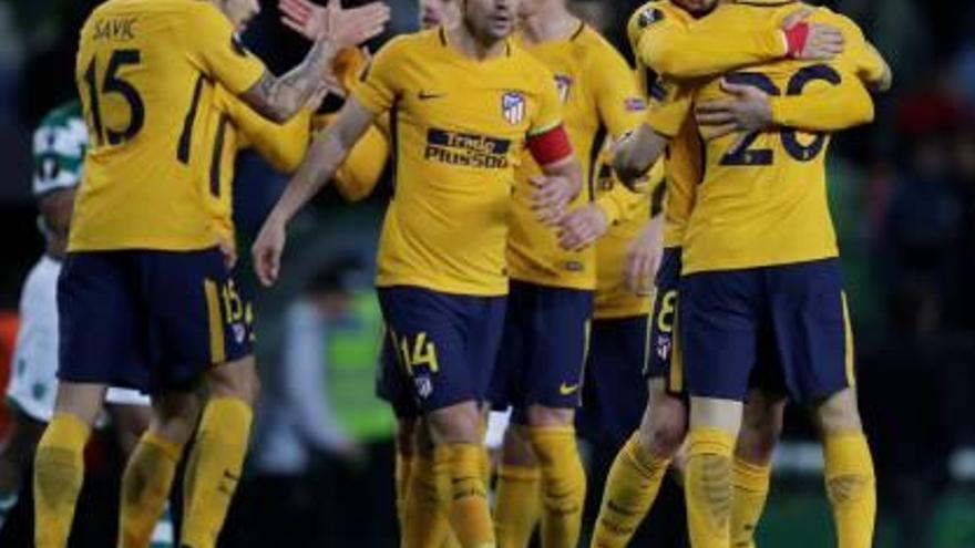 Jugadores rojiblancos celebran el pase a semifinales.