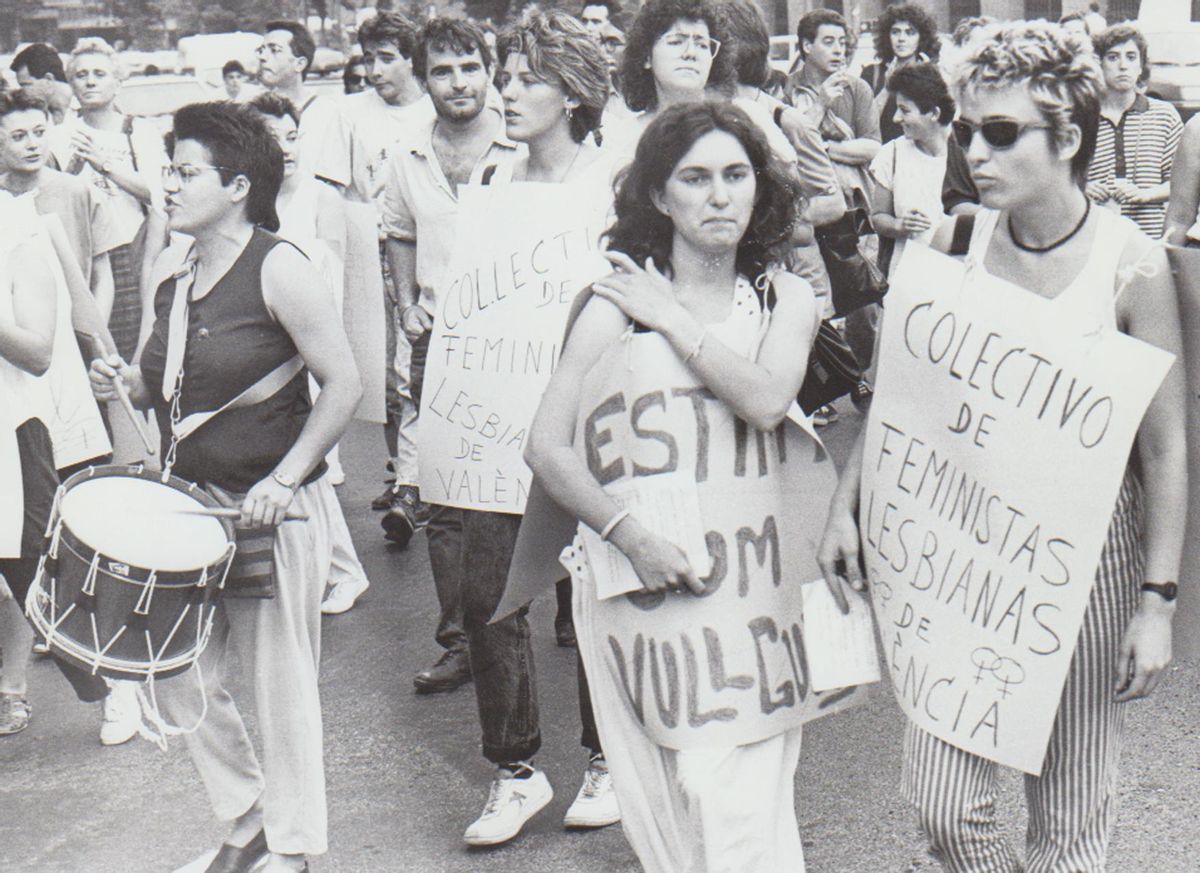 Concentración de gais y lesbianas en València en 1988.