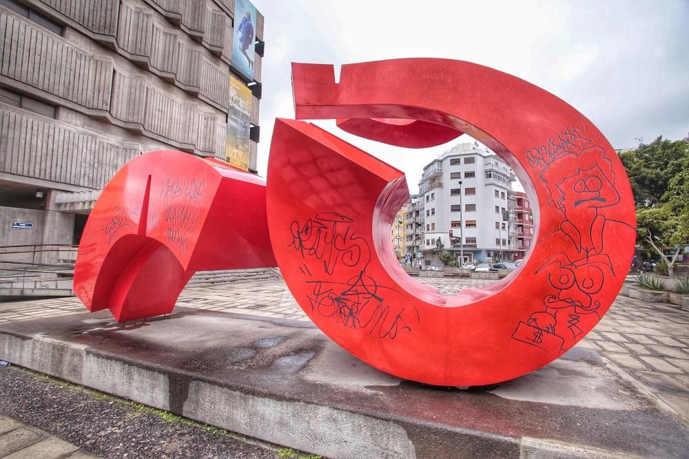Actos vandálicos en esculturas en Tenerife