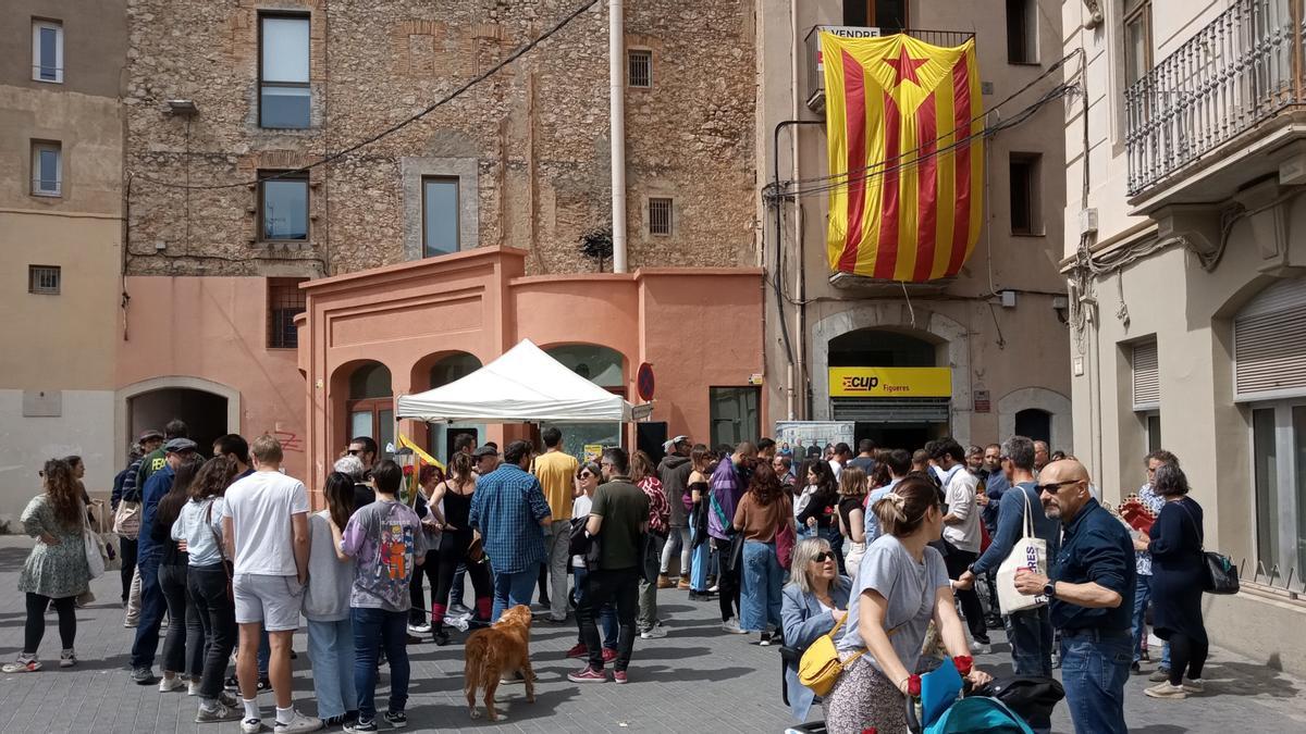 La CUP va organitzar una taula rodona sobre la situació de la llengua catalana a Figueres