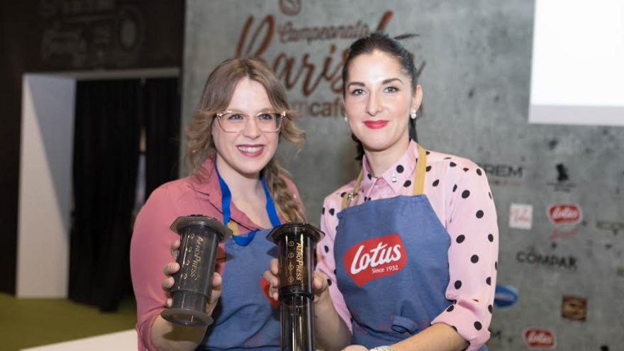 Mónica Bauza (izquierda), única mallorquina en el XIV Campeonato Nacional Barista.