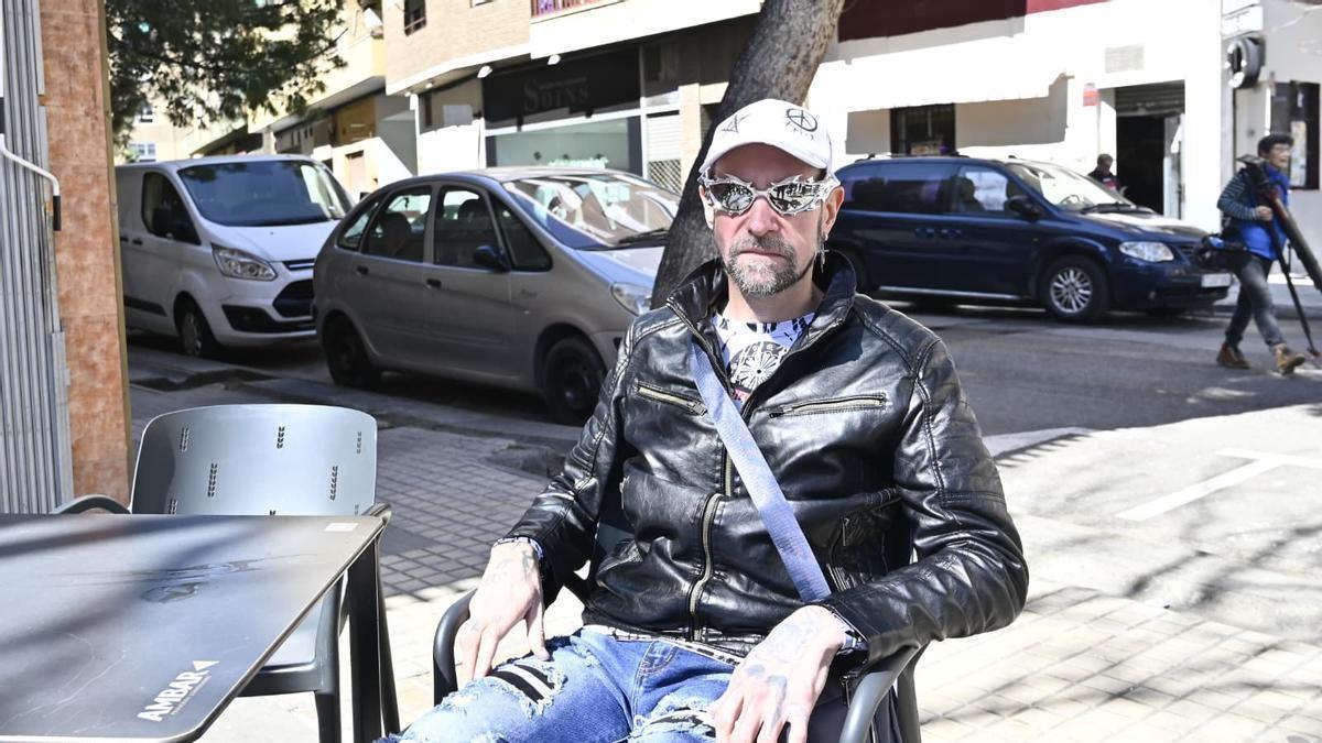Vídeo | Un vecino presencia el crimen en Las Fuentes: "He oído disparos y luego se ha pegado un tiro la cabeza"