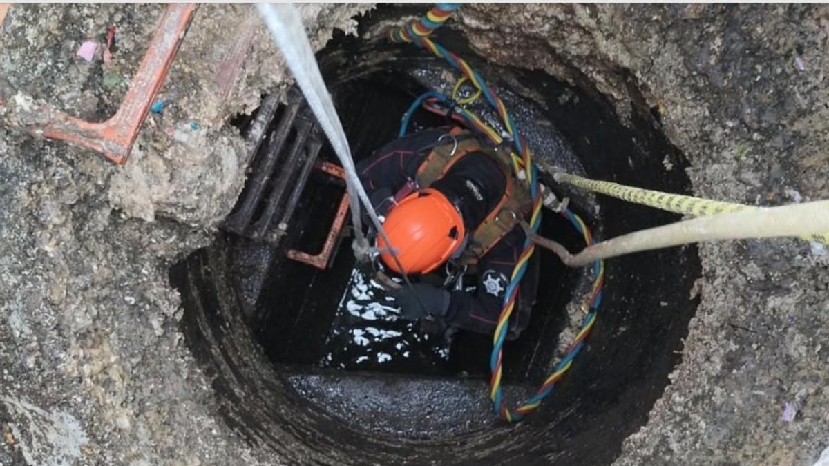 Ultiman la obra de sellado de las filtraciones de agua en el saneamiento de la villa de Luarca