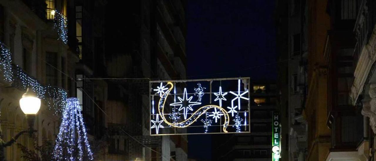 Iluminación navideña en la calle Corrida.