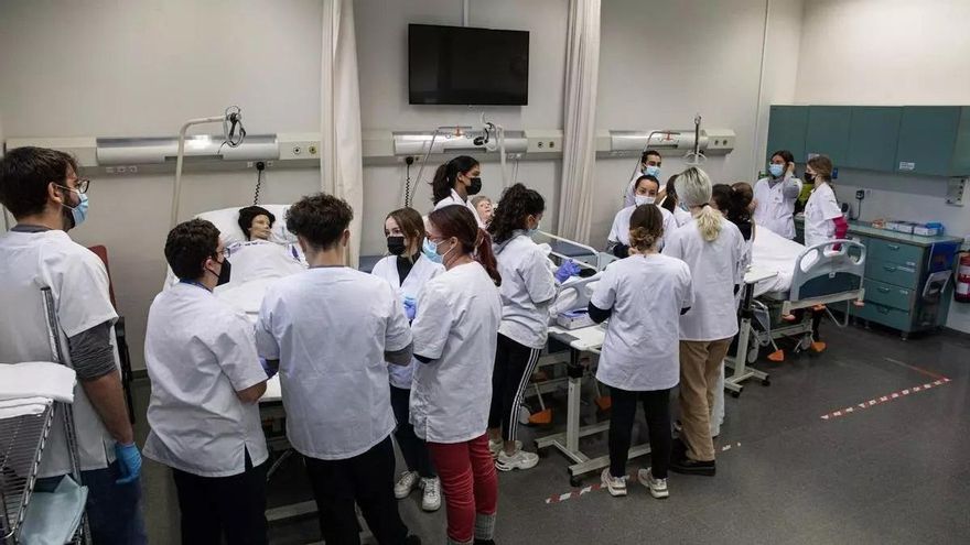 Educación busca profesionales para dar clases en una decena de ciclos de FP, enseñanzas deportivas y artísticas por la falta de docentes