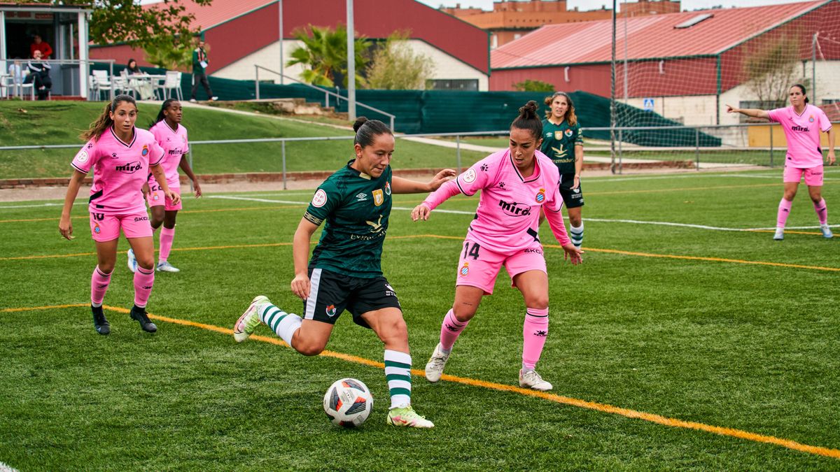 Angie Castañeda, en la imagen en el partido ante el Espanyol, hizo el 0-1 de penalti.