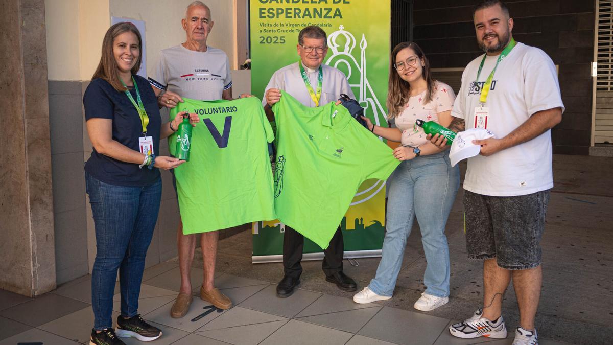 Voluntarios que escoltarán a la Virgen en su visita a Candelaria