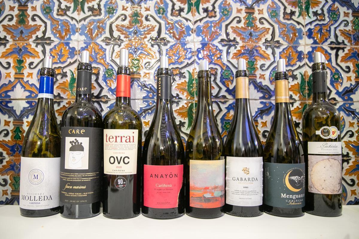 Los 8 vinos elaborados con la variedad cariñena que fueron catados.