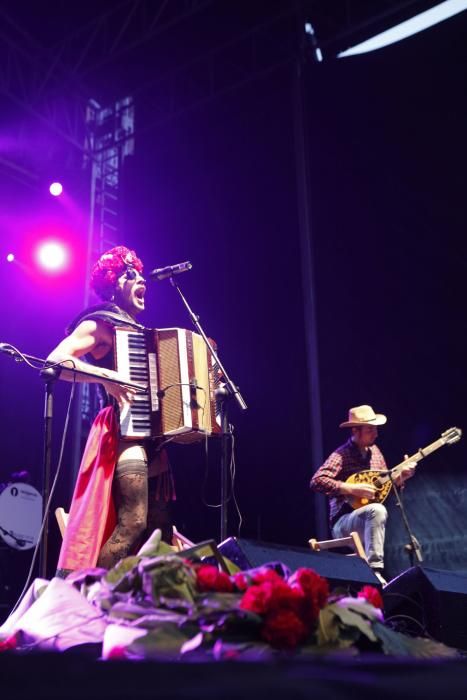 Rodrigo Cuevas en la plaza Mayor de Gijón