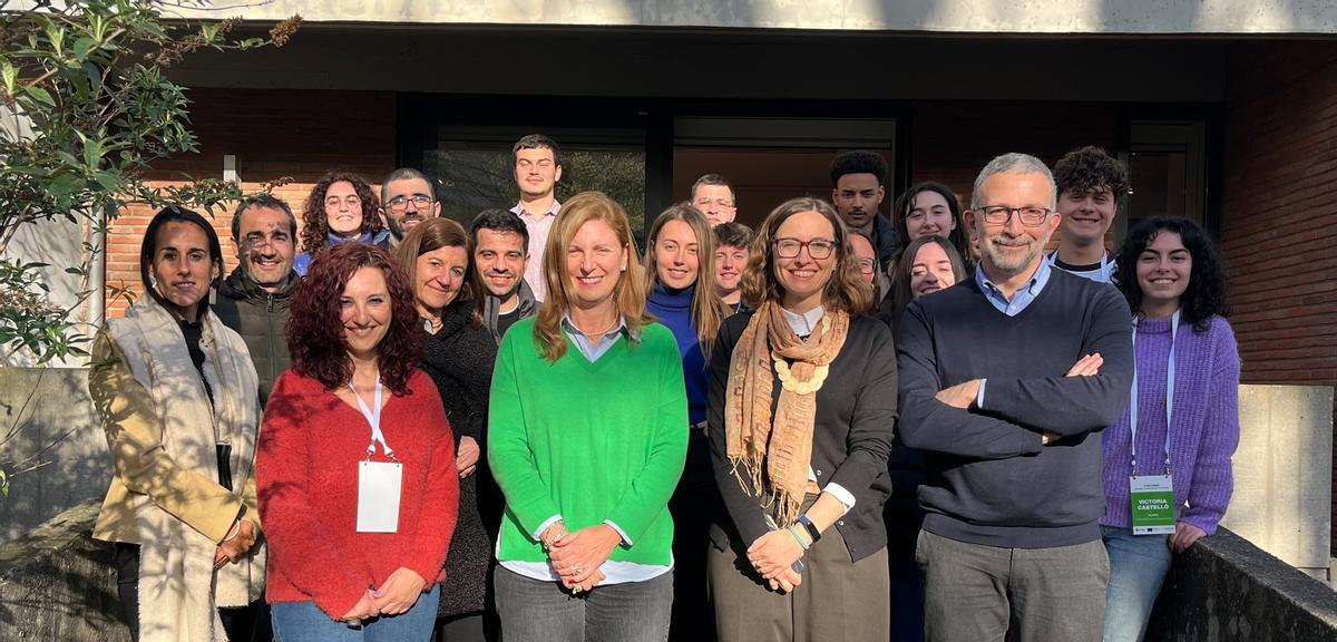 La alcaldesa, este lunes, en Bruselas, junto a los ganadores del concurso 'Europa Transforma Castelló'.