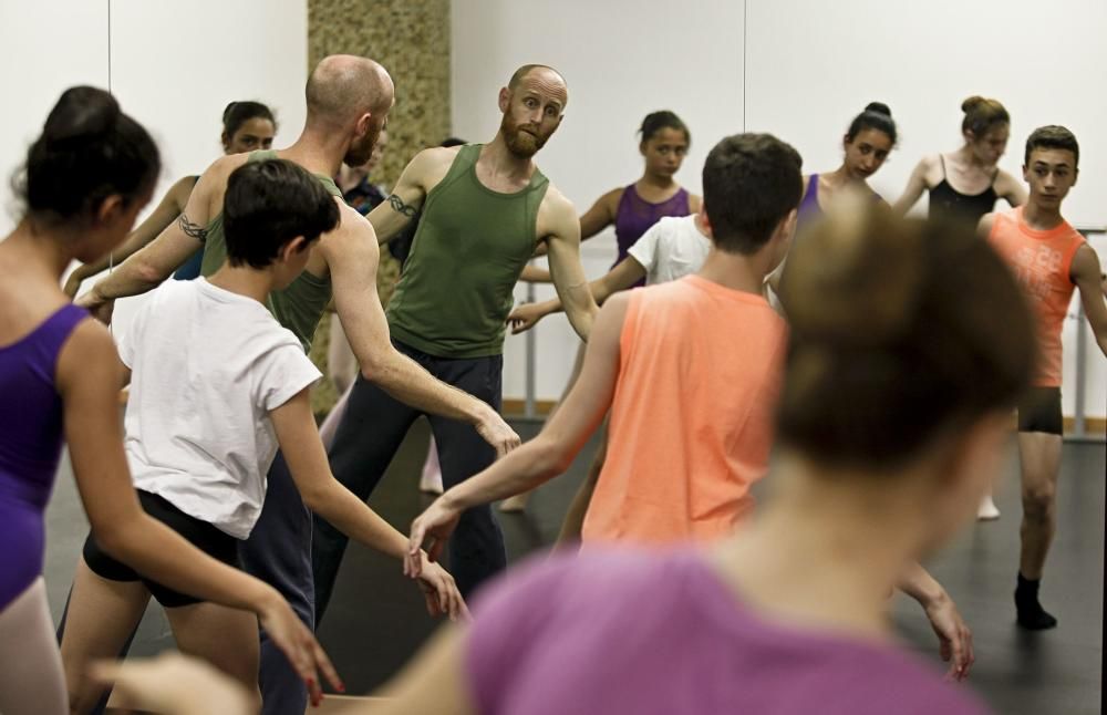 III curso de danza organizado y dirigido por el sierense Borja Villa en la Laboral