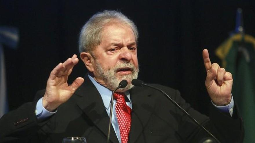 La policía deja libre a Lula tras interrogarle por corrupción