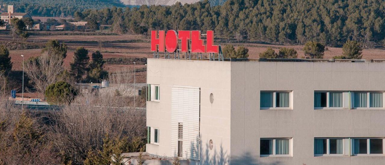 Un hotel després del seu tancament, en una imatge d’arxiu.