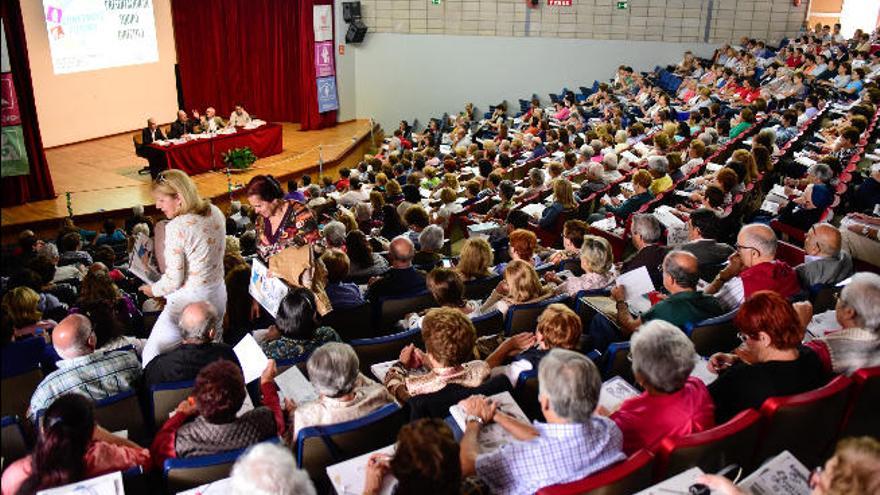 La Asamblea de Cáritas Diocesana de Canarias, ayer, en el salón de actos del colegio Claret.