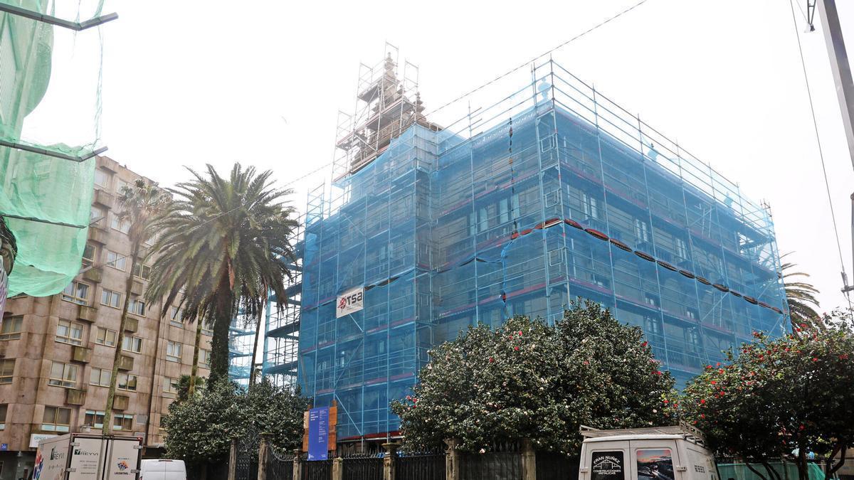 Obras de rehabilitación de Villa Pilar, edificio histórico de viviendas en el centro de Pontevedra.