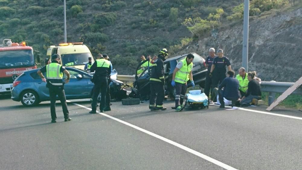 Accidente de tráfico a la altura del túnel de Pedro Hidalgo