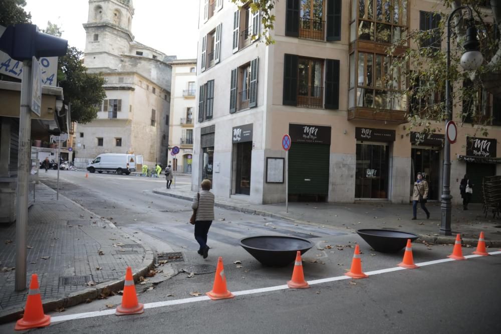 La plaza del Mercat y la calle Unió ya se han cerrado al tráfico