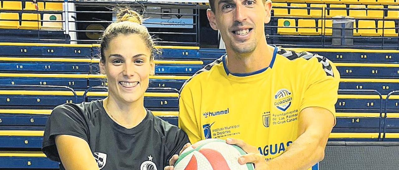 Alba Sánchez, del Hidramar Gran Canaria, y Jorge Almansa, del Guaguas, en el Centro Insular de Deportes.