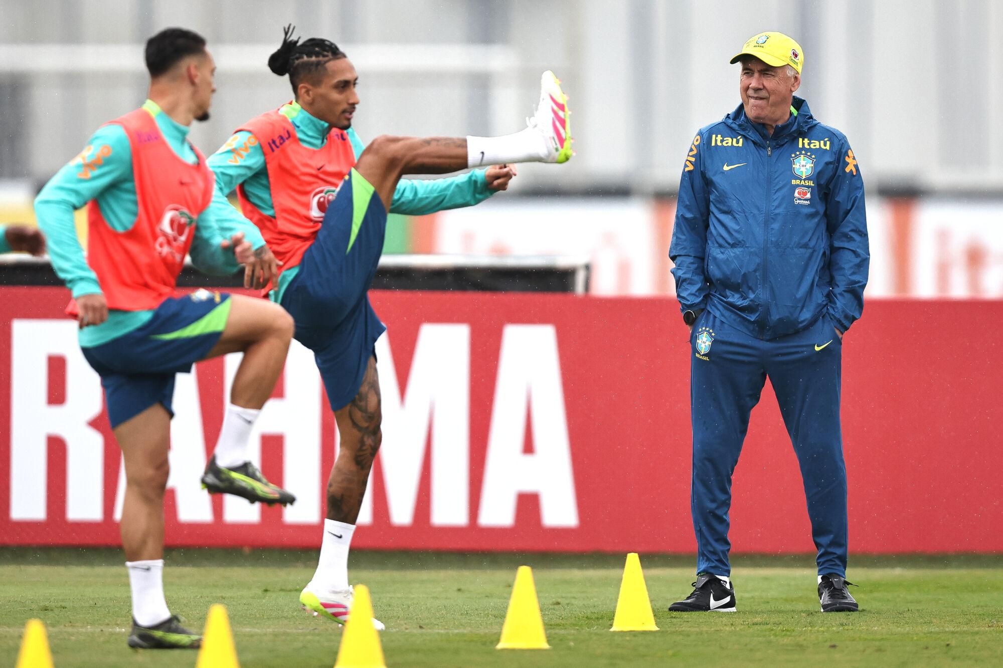 Ancelotti elogia a Vinicius, es diplomático con Neymar Jr... pero se rinde a Raphinha: "Es espectacular"
