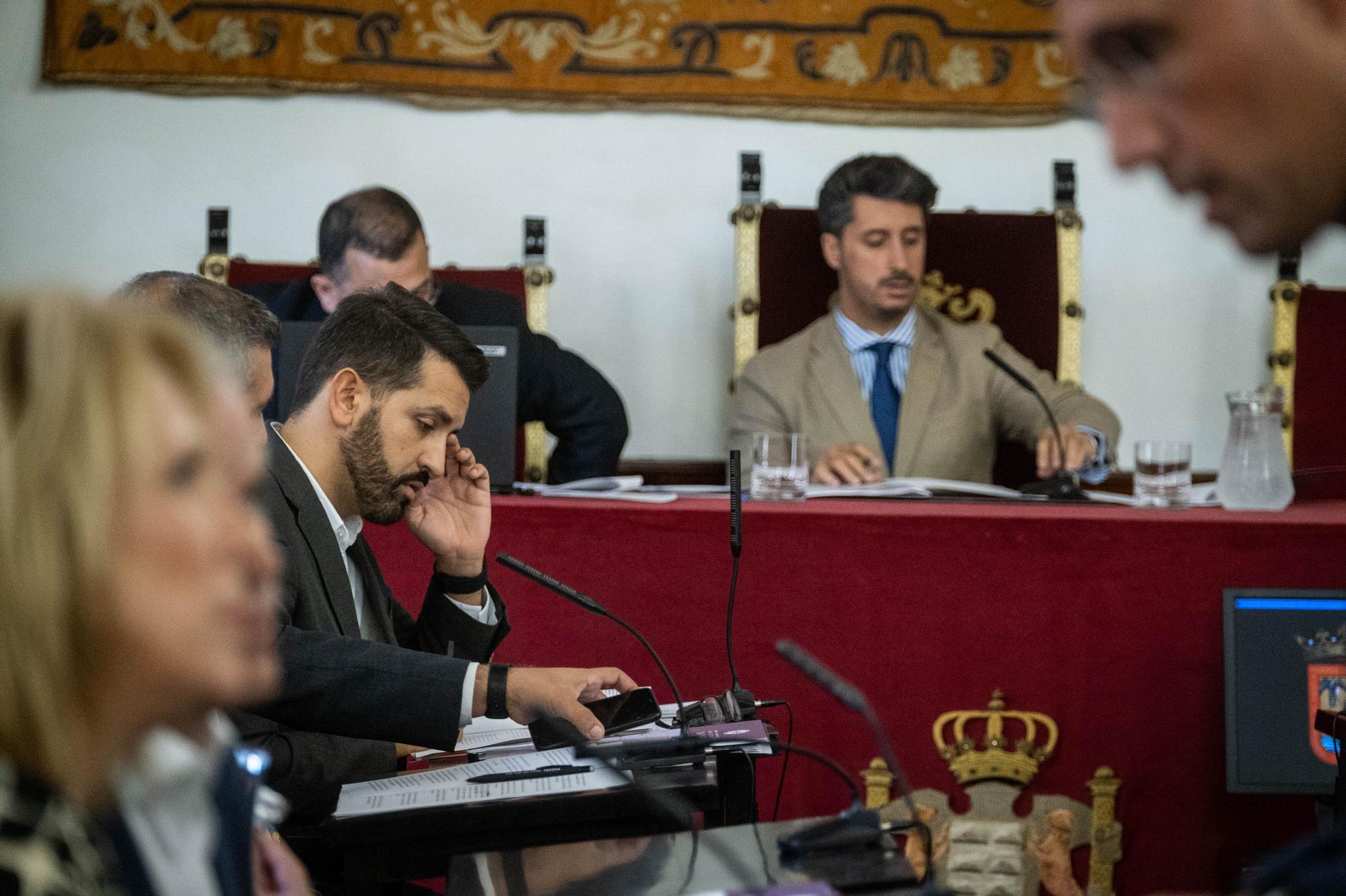 Pleno extraordinario en el Ayuntamiento de La Laguna (9/11/22)