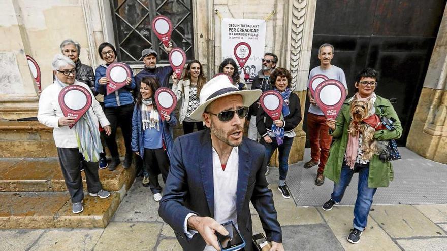 Protesta en Cort contra los paraísos fiscales