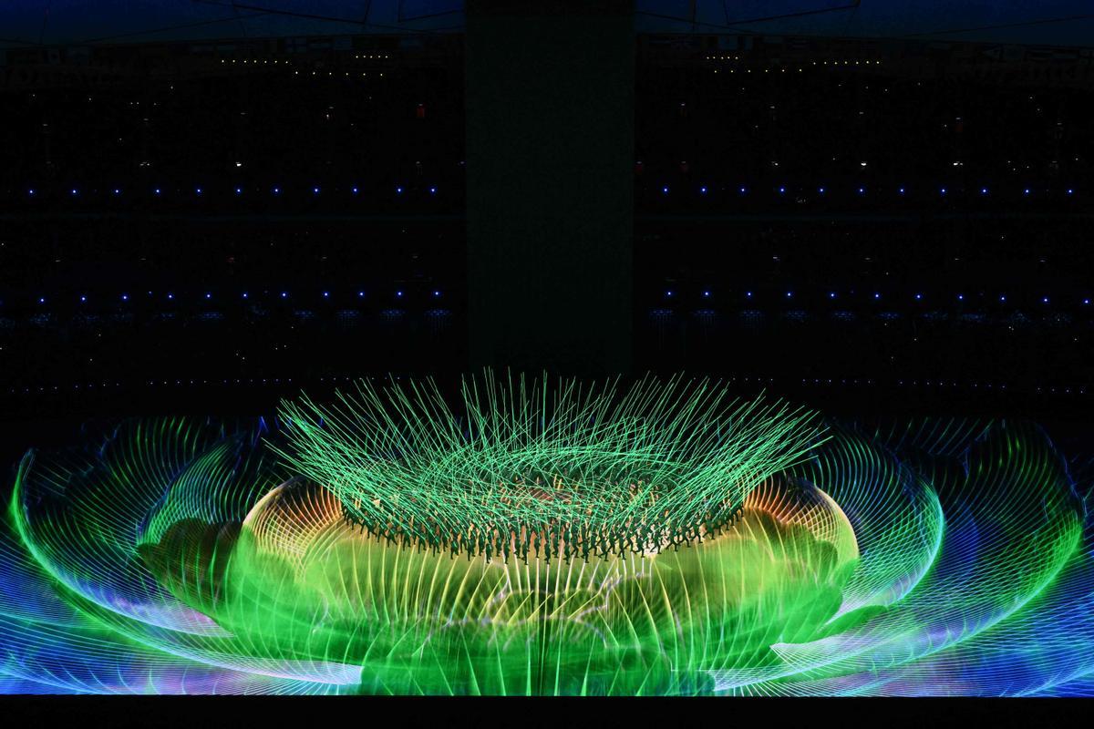 Los artistas participan en la ceremonia de apertura de los Juegos Olímpicos de Invierno de Beijing 2022.
