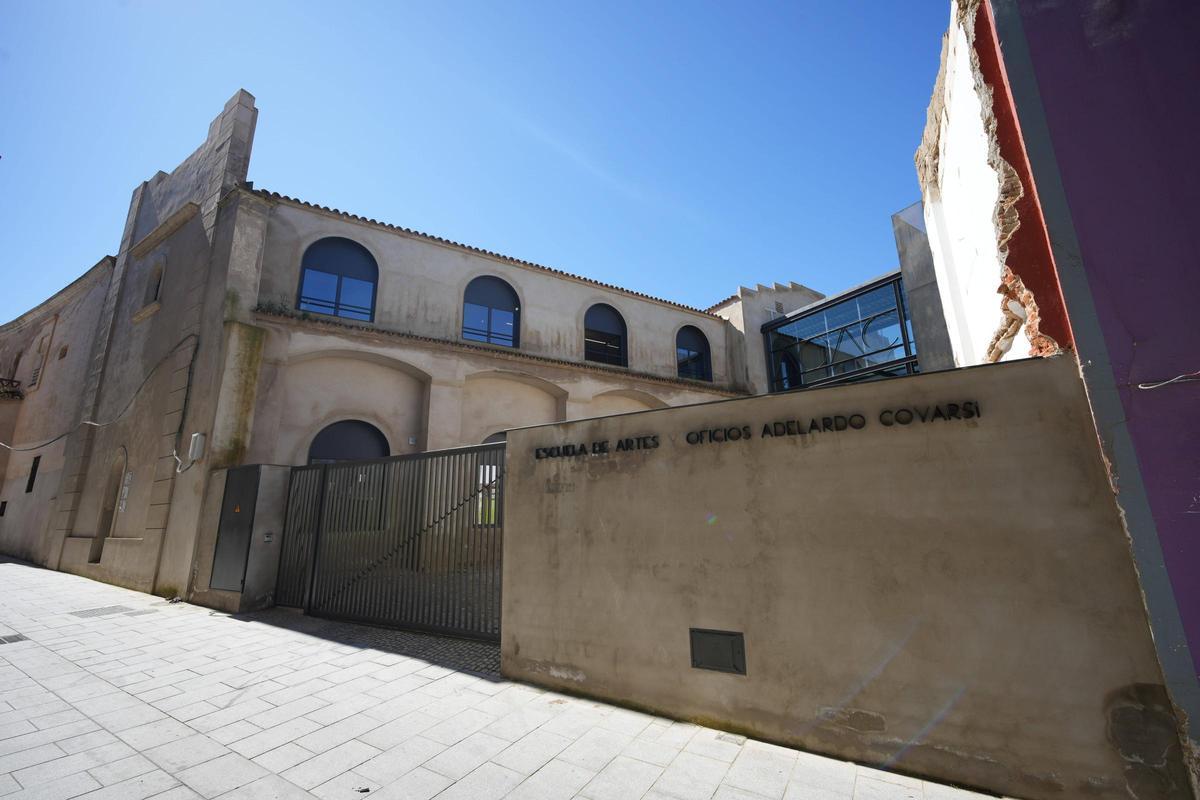 Nueva sede de la Escuela de Artes y Oficios Adelardo Covarsí de Badajoz, que los alumnos aún no han podido estrenar.