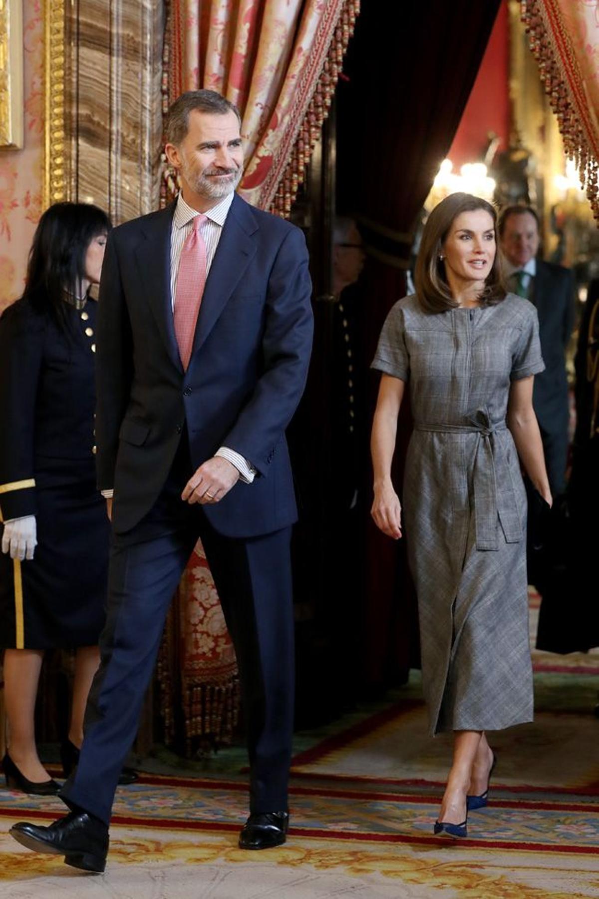 Letizia Ortiz y el vestido de Massimo Dutti que te solucionará el invierno