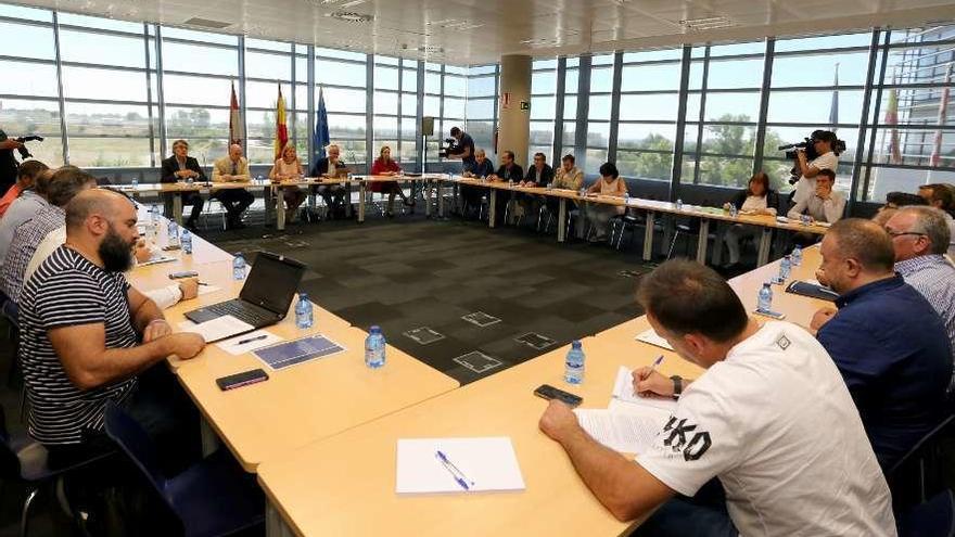 La consejera de Economía preside la reunión del Comité de Seguimiento