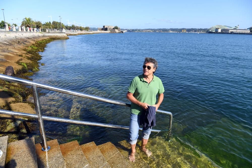 Concello y Puerto prohíben nadar en la zona, que habilitarán solo si la calidad del agua es buena y si hay puesto de socorrismo.