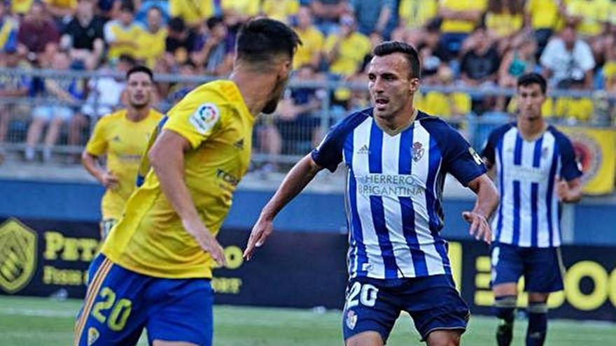 Imagen del Cádiz-Ponferradina disputado en el Carranza.