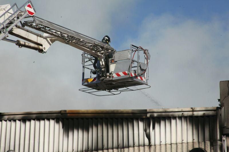 Arde una nave de curtido de pieles en Lorca