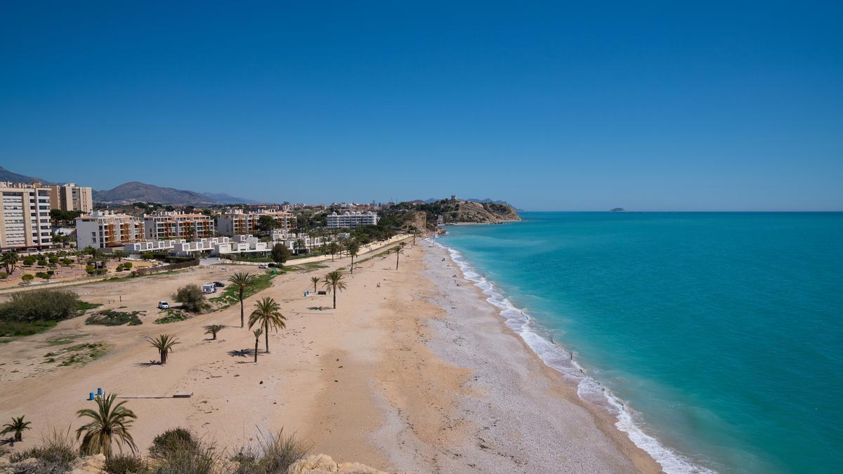 Playa El Paraíso cerca de Villajoyosa, Alicante