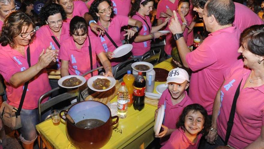 Las peñas sumarán 9.000 asistentes a sus actos gastronómicos en fiestas