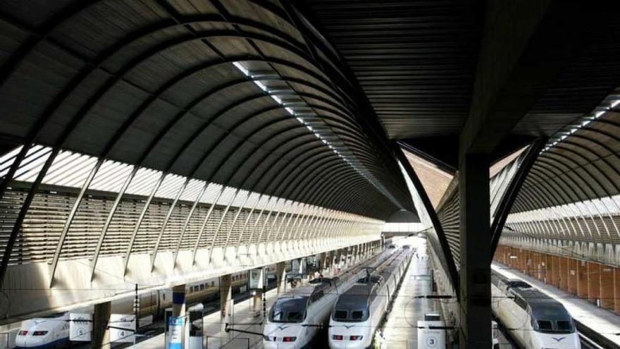 Una imagen de los andenes de la estación de Santa Justa, en Sevilla.