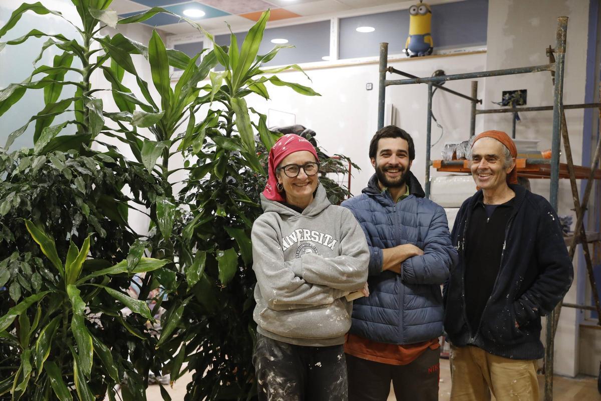 Los residentes de bajos comerciales convertidos en vivienda en Gijón, en imágenes