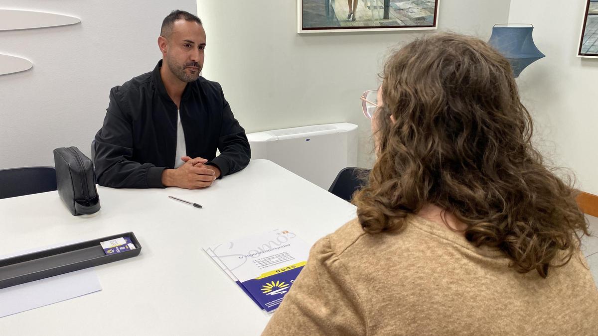 Cliente de Canarias Sin Deuda es informado de la cancelación de su deuda