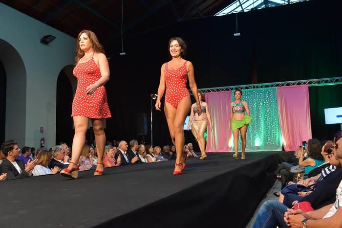 Desfile benéfico de la Asociación Canaria de ...