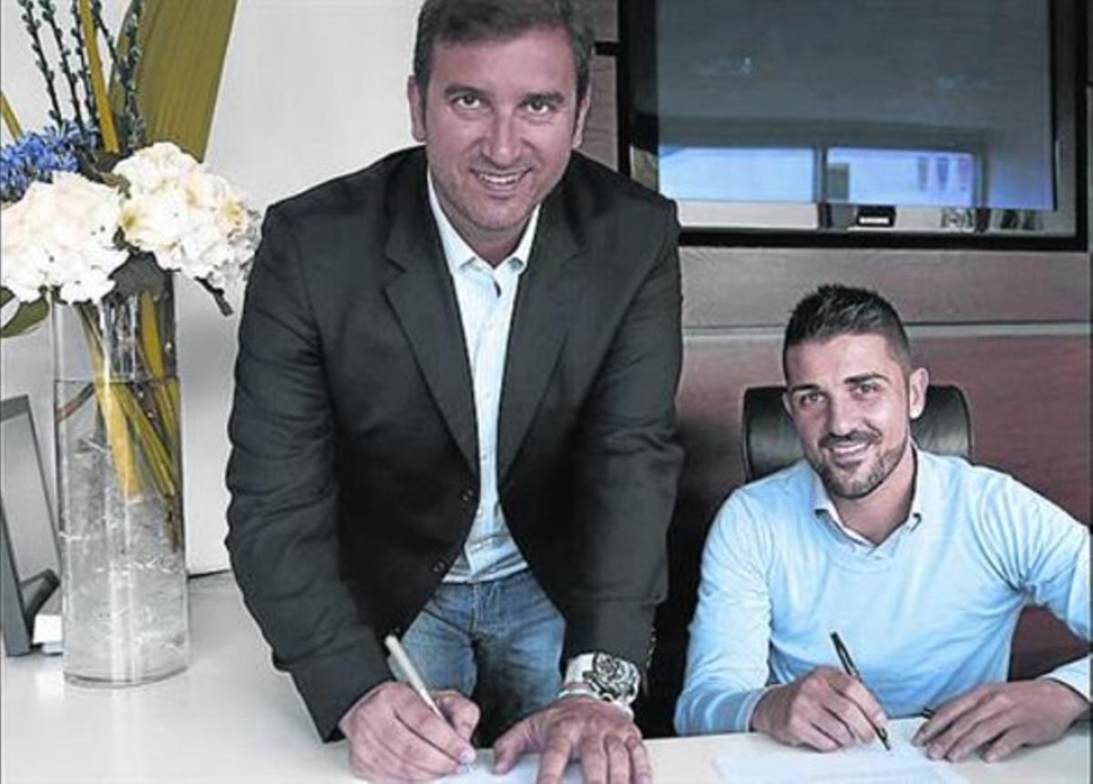 Villa i Ferran Soriano, en la firma del contracte amb el New York City.