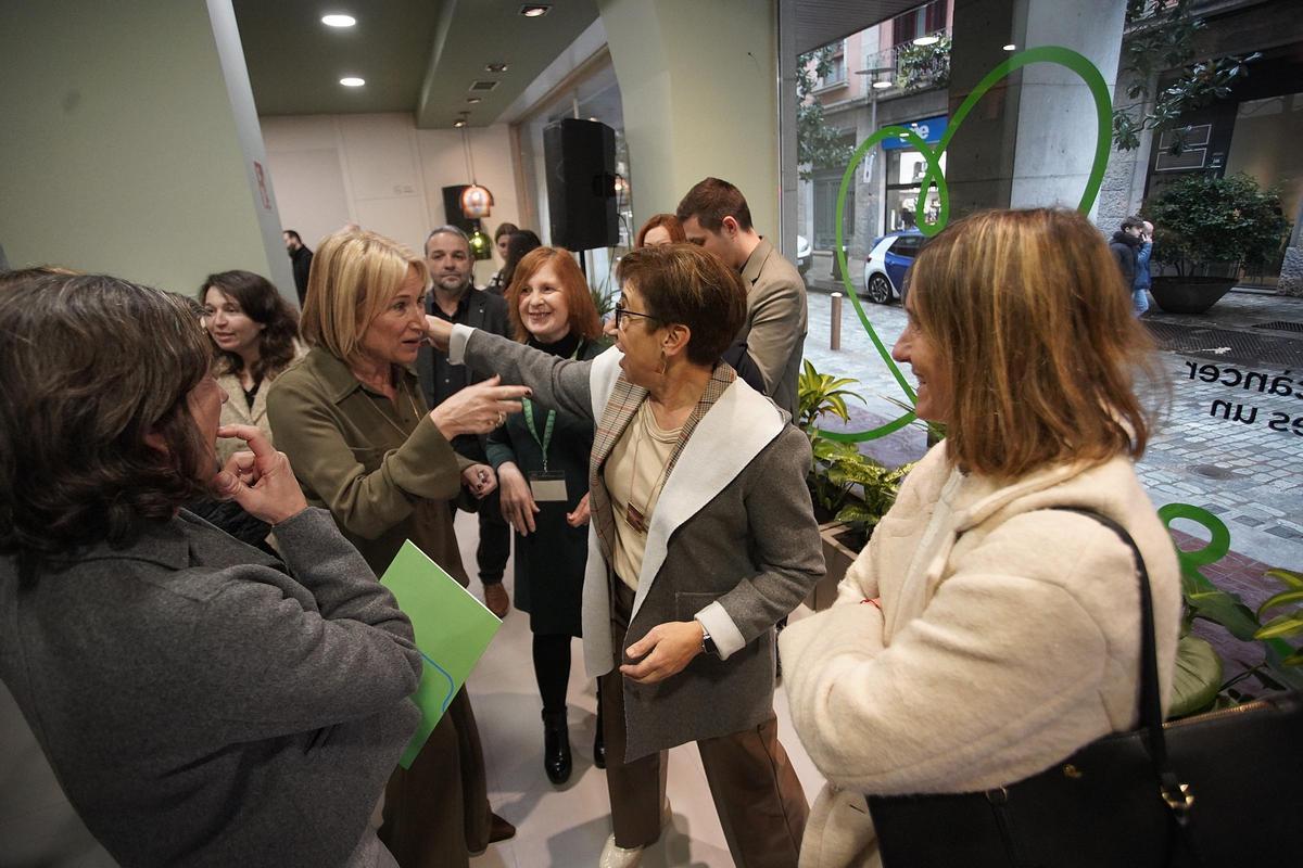 Les imatges de la inauguració de l'Associació contra el càncer a Girona
