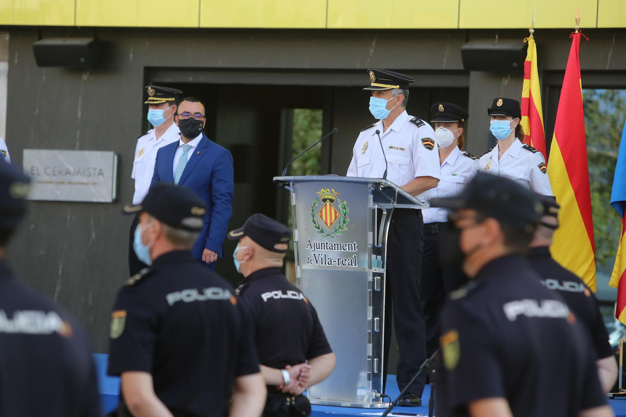 Entrega del bastón de mando a la comisaría de la Policía Nacional de Vila-real